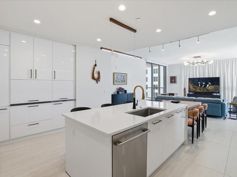 301 1ST ST S #907, ST PETERSBURG, FL, 33701