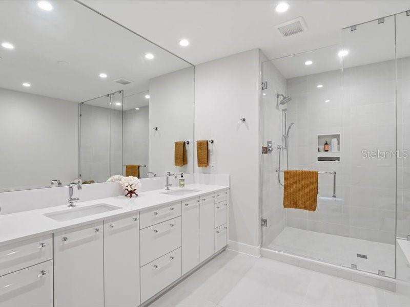 301 1ST ST S #907, ST PETERSBURG, FL, 33701