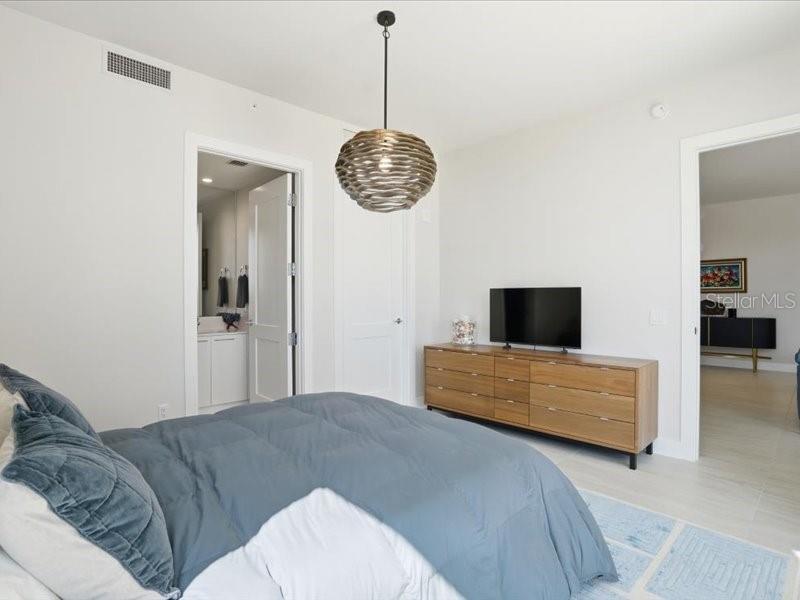 301 1ST ST S #907, ST PETERSBURG, FL, 33701