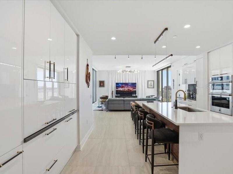 301 1ST ST S #907, ST PETERSBURG, FL, 33701