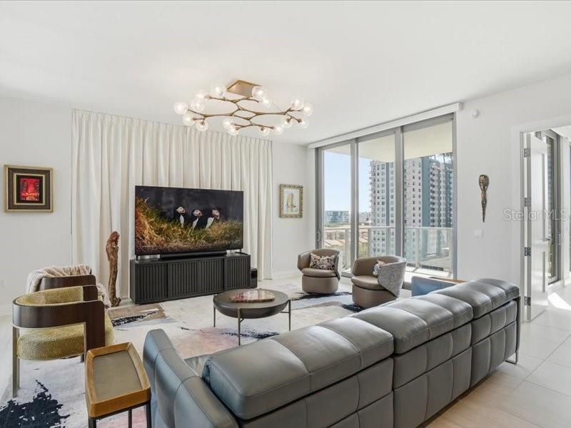 301 1ST ST S #907, ST PETERSBURG, FL, 33701