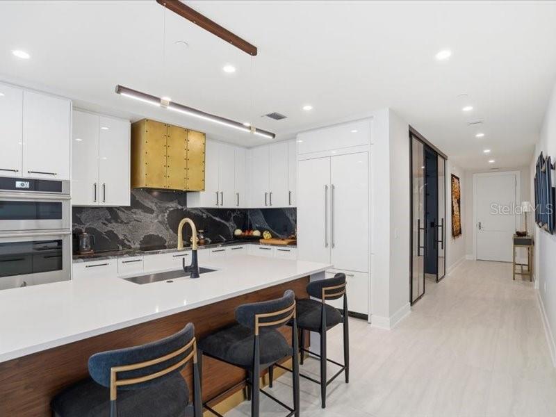 301 1ST ST S #907, ST PETERSBURG, FL, 33701