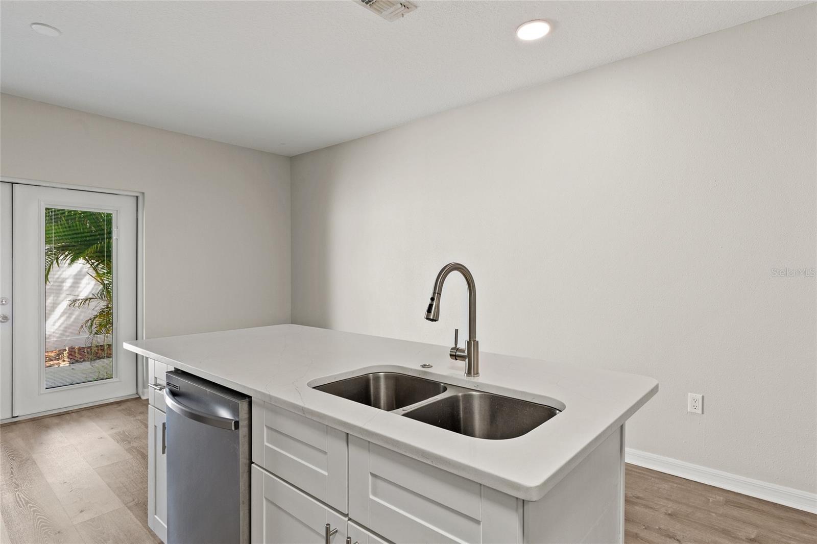 4330 TYLER CIR N, ST PETERSBURG, FL, 33709