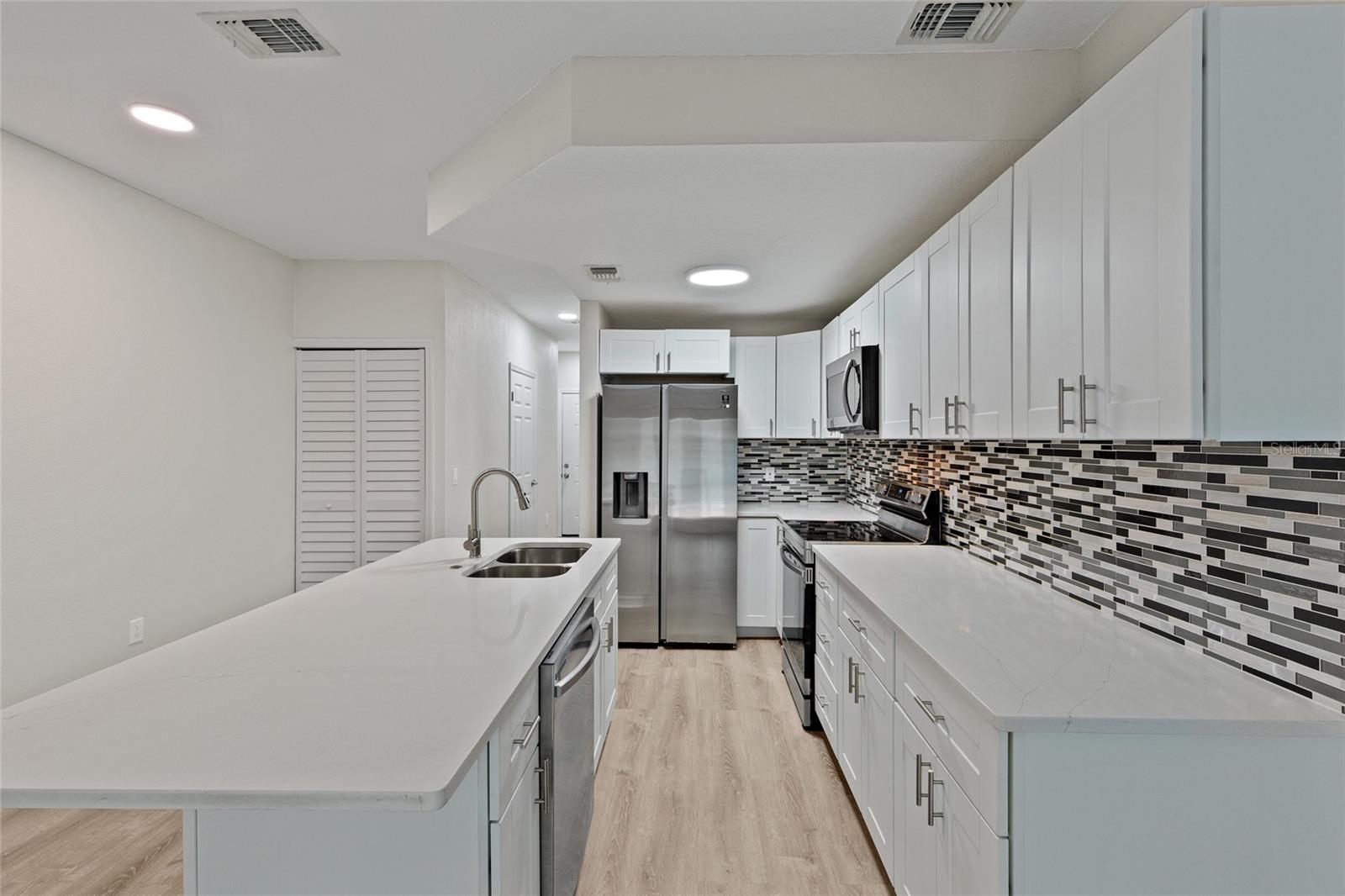 4330 TYLER CIR N, ST PETERSBURG, FL, 33709