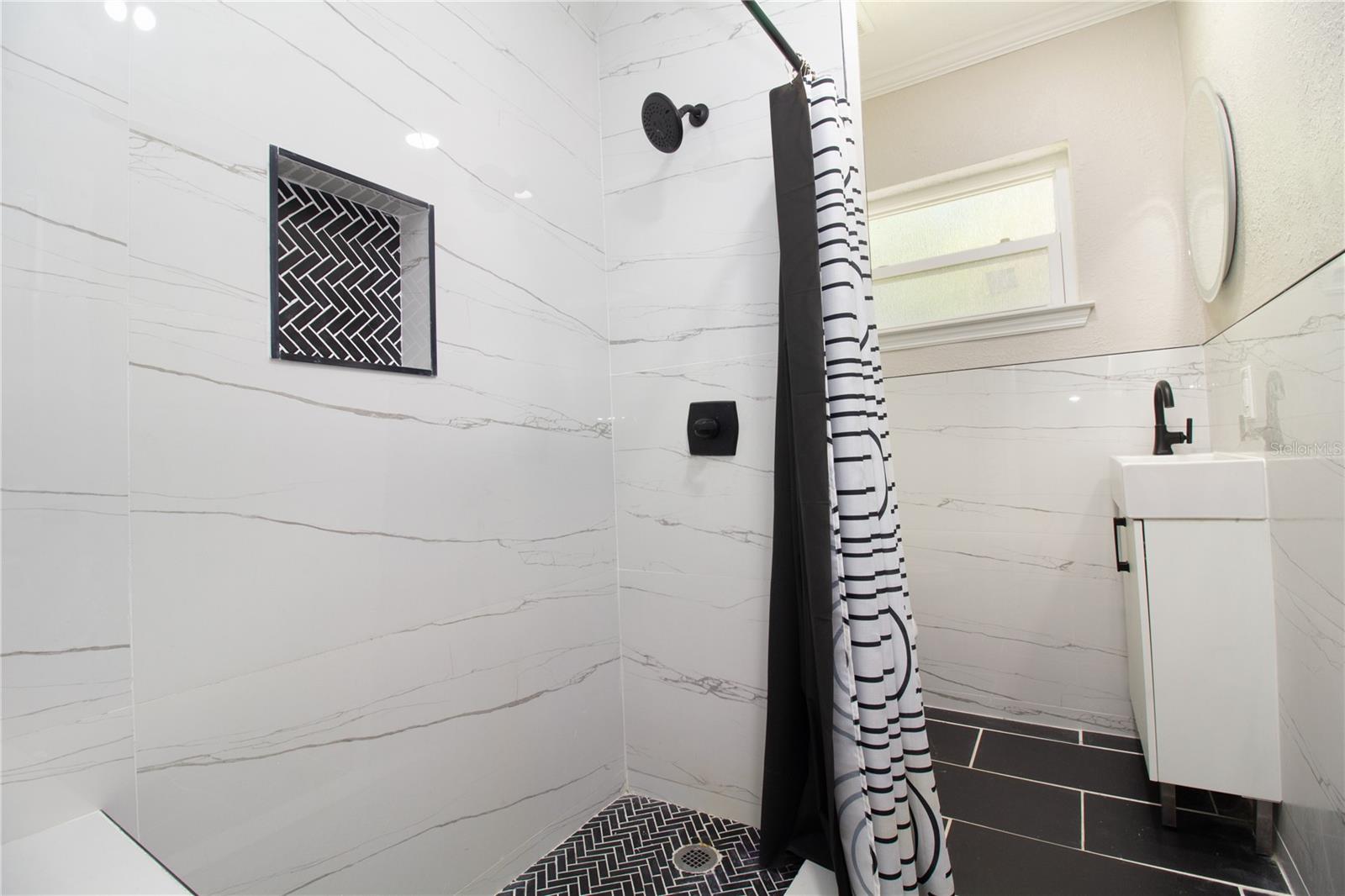 7716 E COMANCHE AVE, TAMPA, FL, 33610