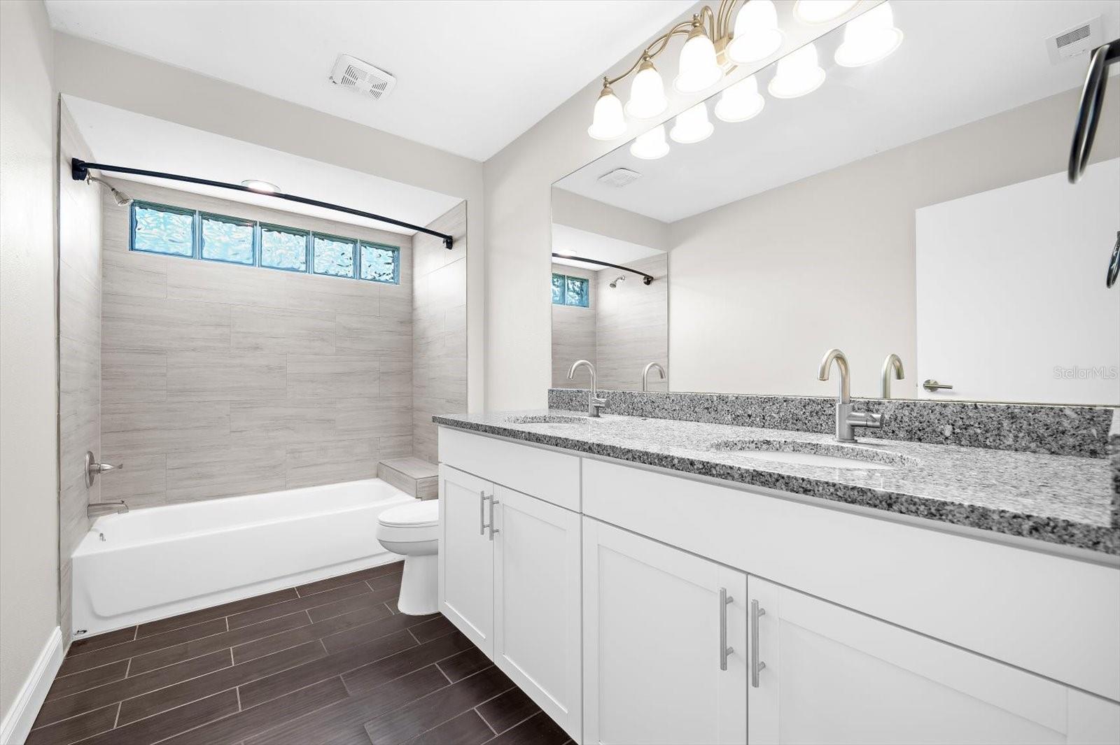 1821 RACIMO DR, SARASOTA, FL, 34240