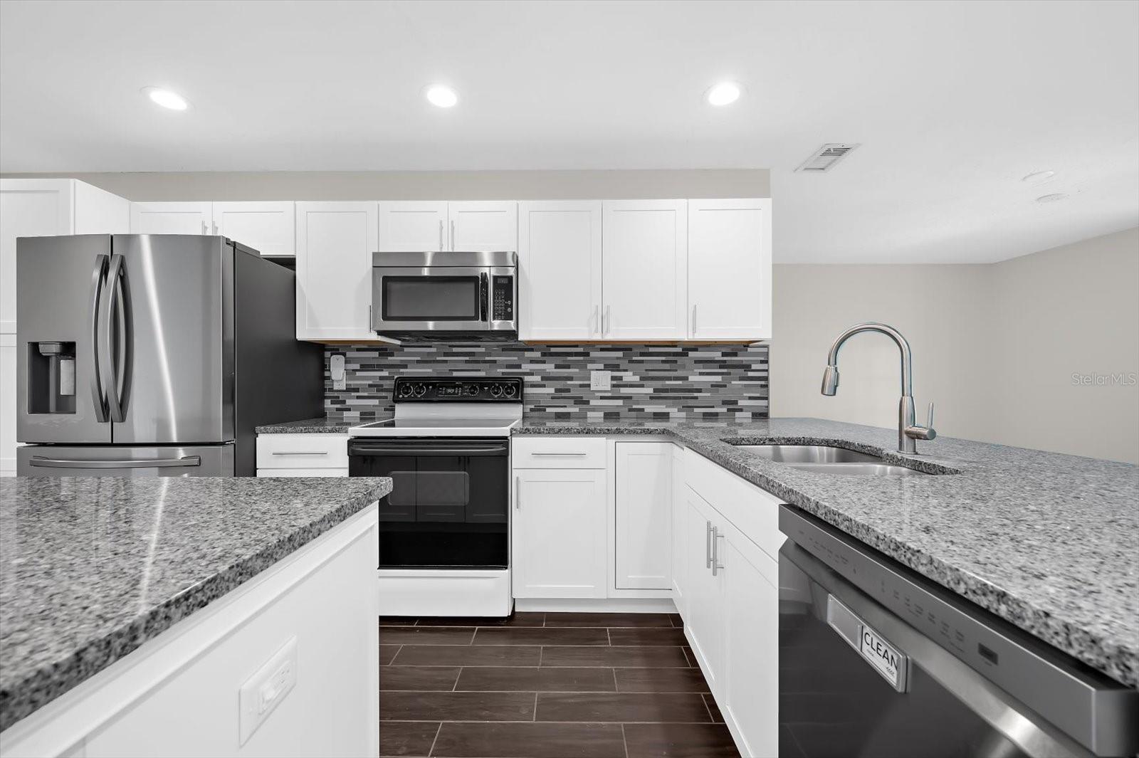 1821 RACIMO DR, SARASOTA, FL, 34240