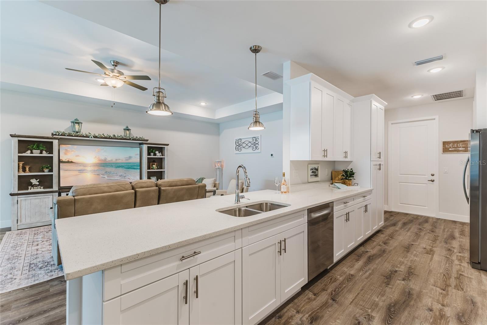 908 HIBISCUS AVE, LEHIGH ACRES, FL, 33972