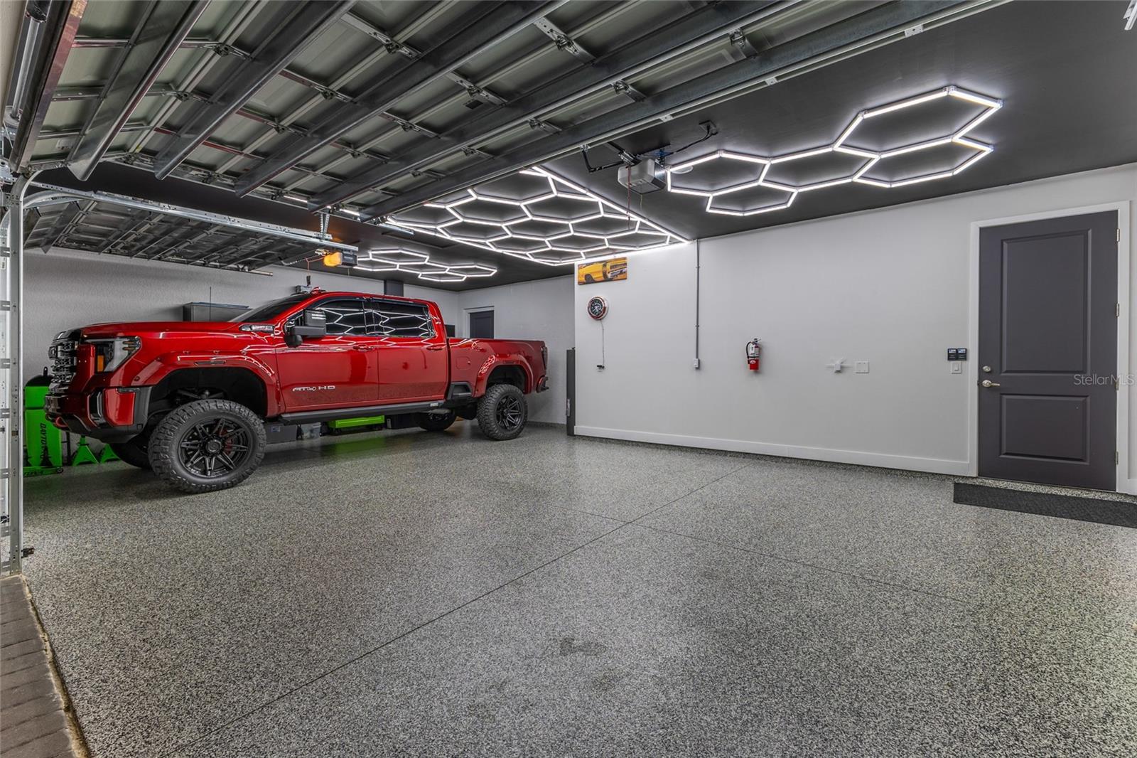 908 HIBISCUS AVE, LEHIGH ACRES, FL, 33972