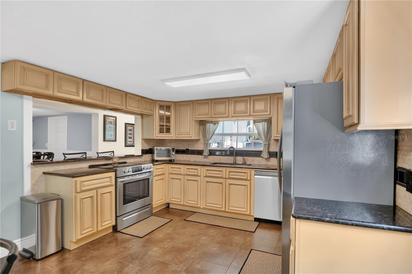 619 GATLIN AVE, ORLANDO, FL, 32806