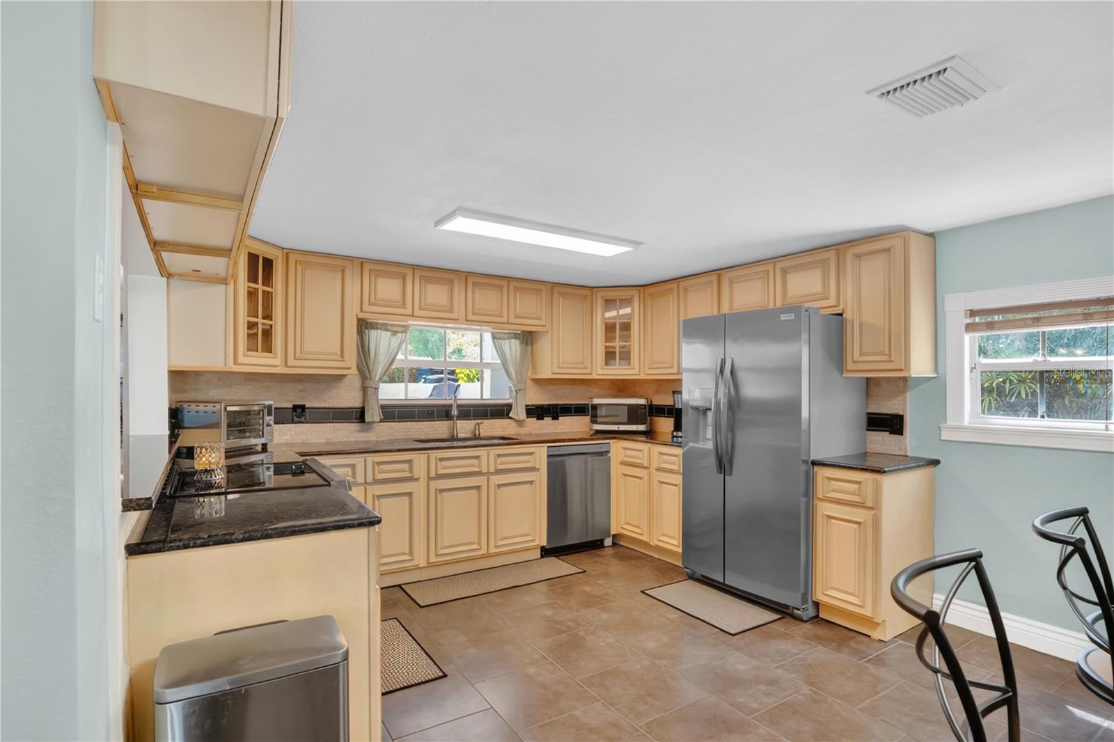 619 GATLIN AVE, ORLANDO, FL, 32806