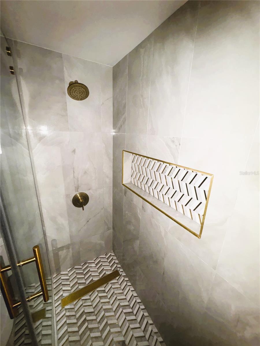 7019 N WILLOW AVE, TAMPA, FL, 33604