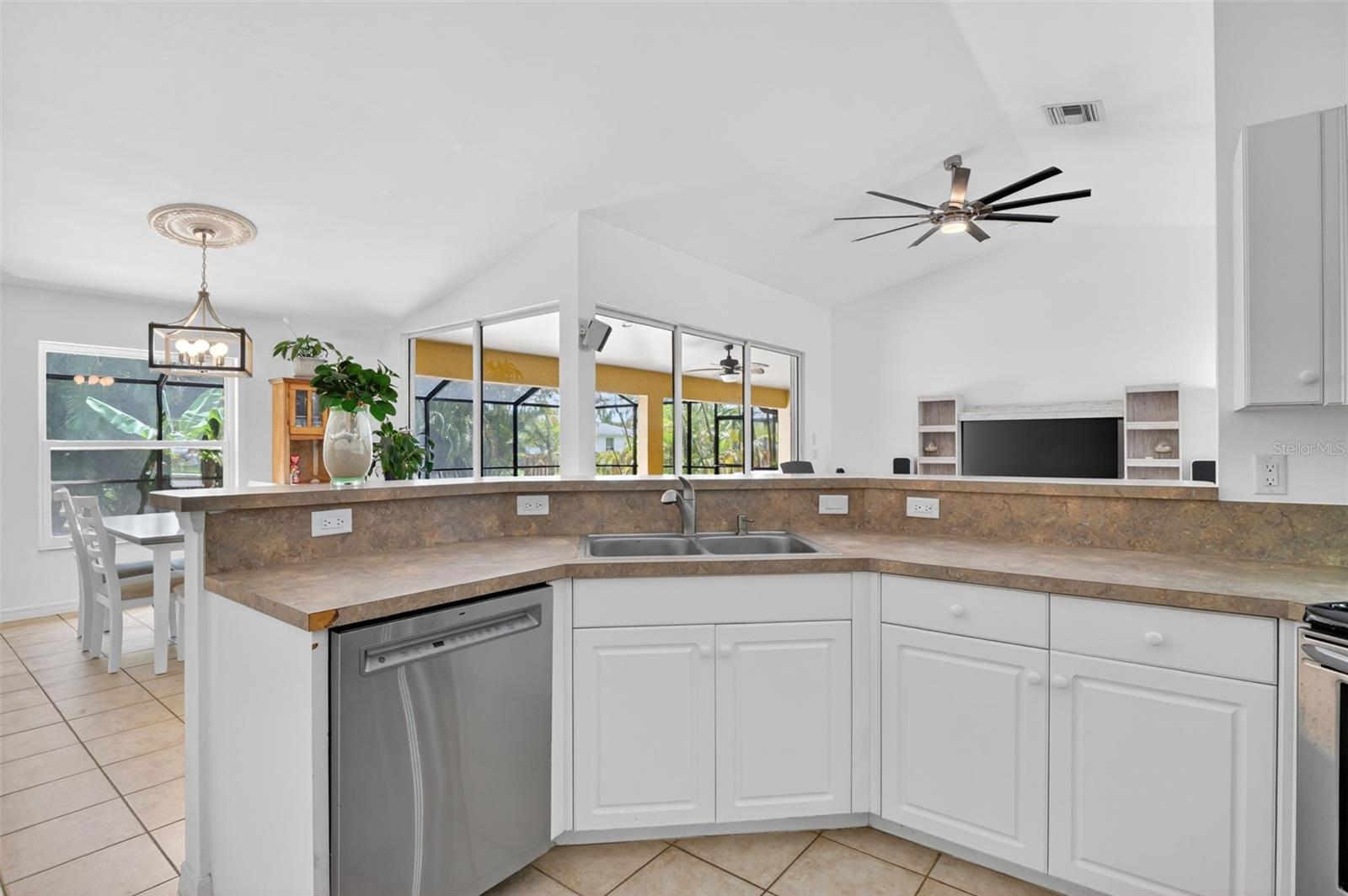 3809 AGUALINDA BLVD, CAPE CORAL, FL, 33914