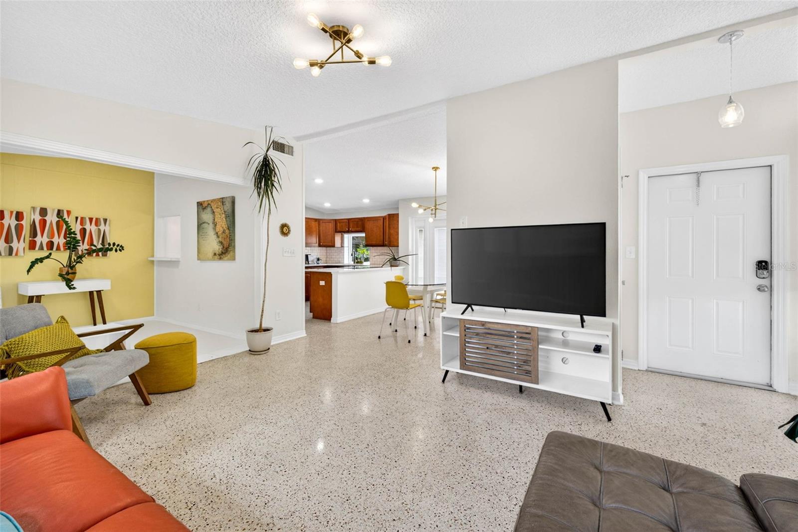 515 BROXBURN AVE, TEMPLE TERRACE, FL, 33617