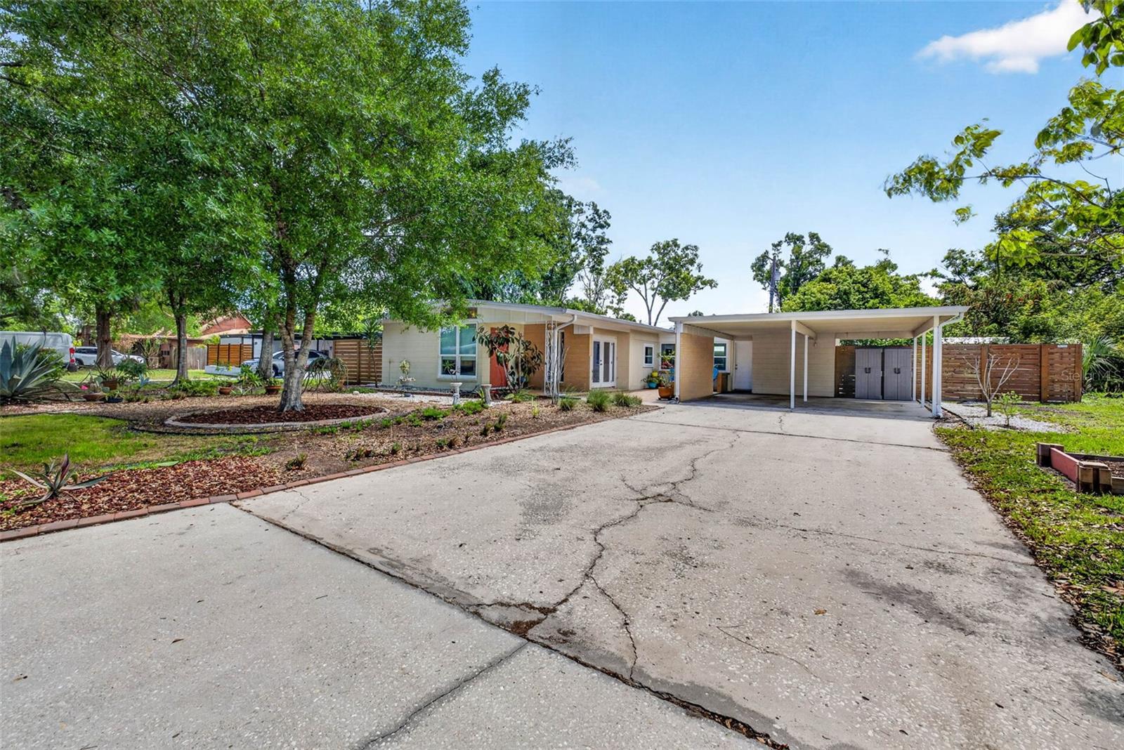 515 BROXBURN AVE, TEMPLE TERRACE, FL, 33617