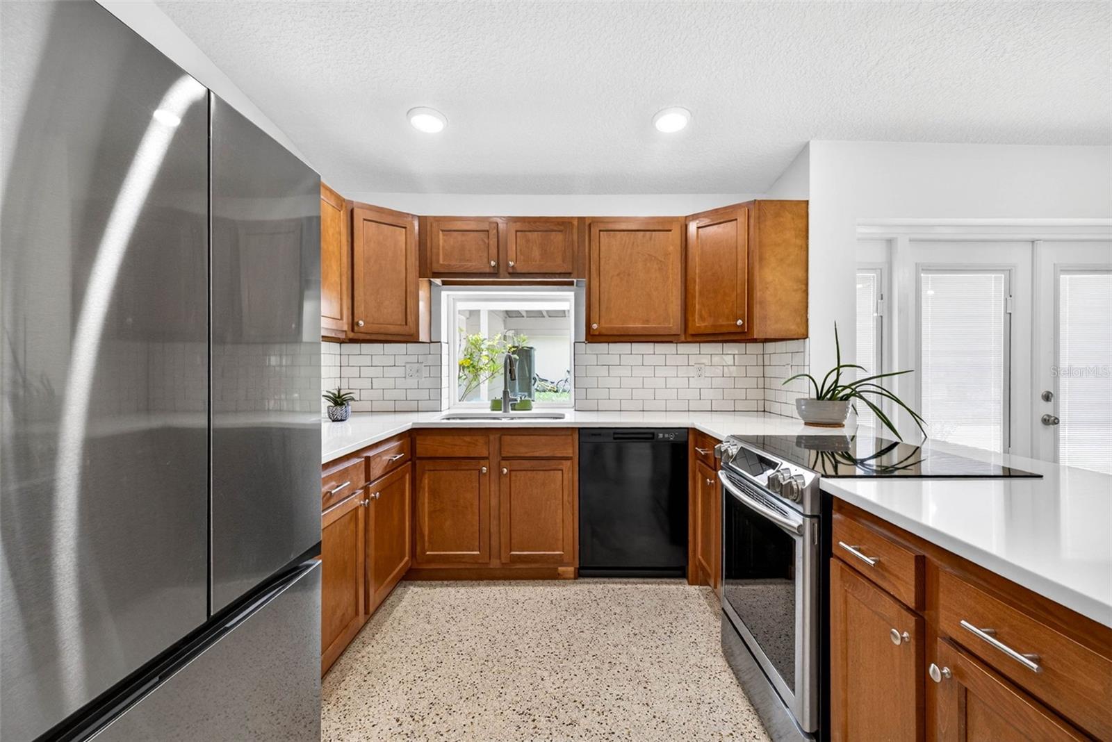 515 BROXBURN AVE, TEMPLE TERRACE, FL, 33617