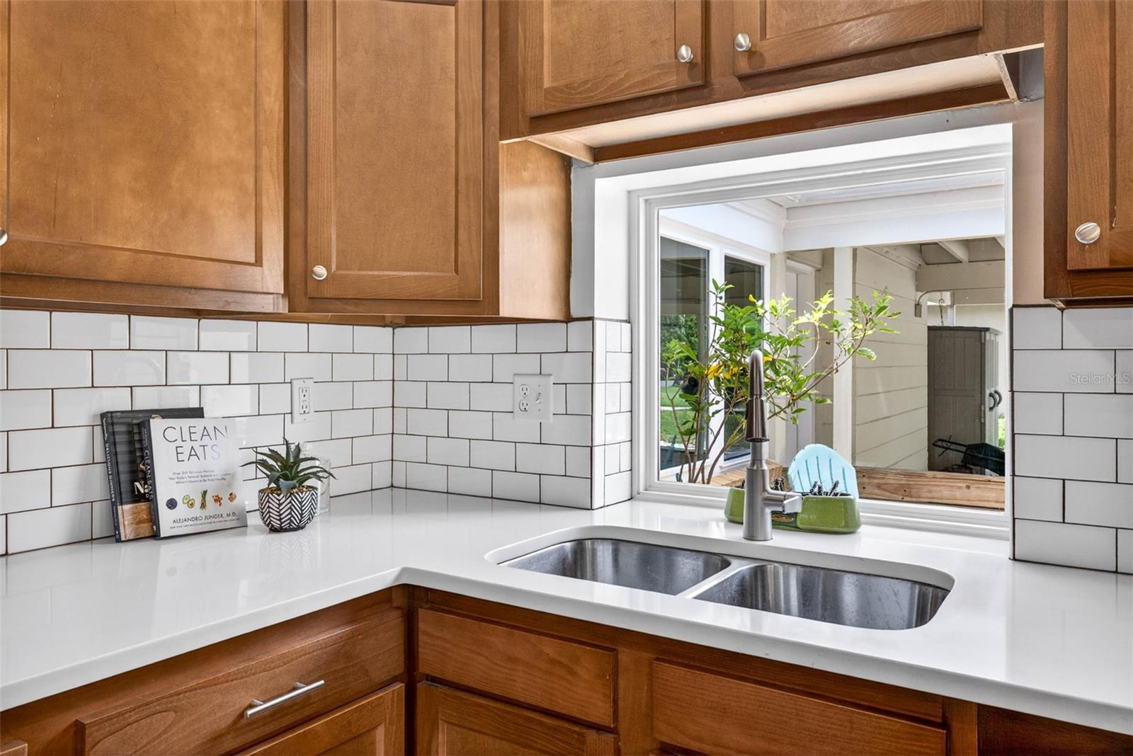 515 BROXBURN AVE, TEMPLE TERRACE, FL, 33617