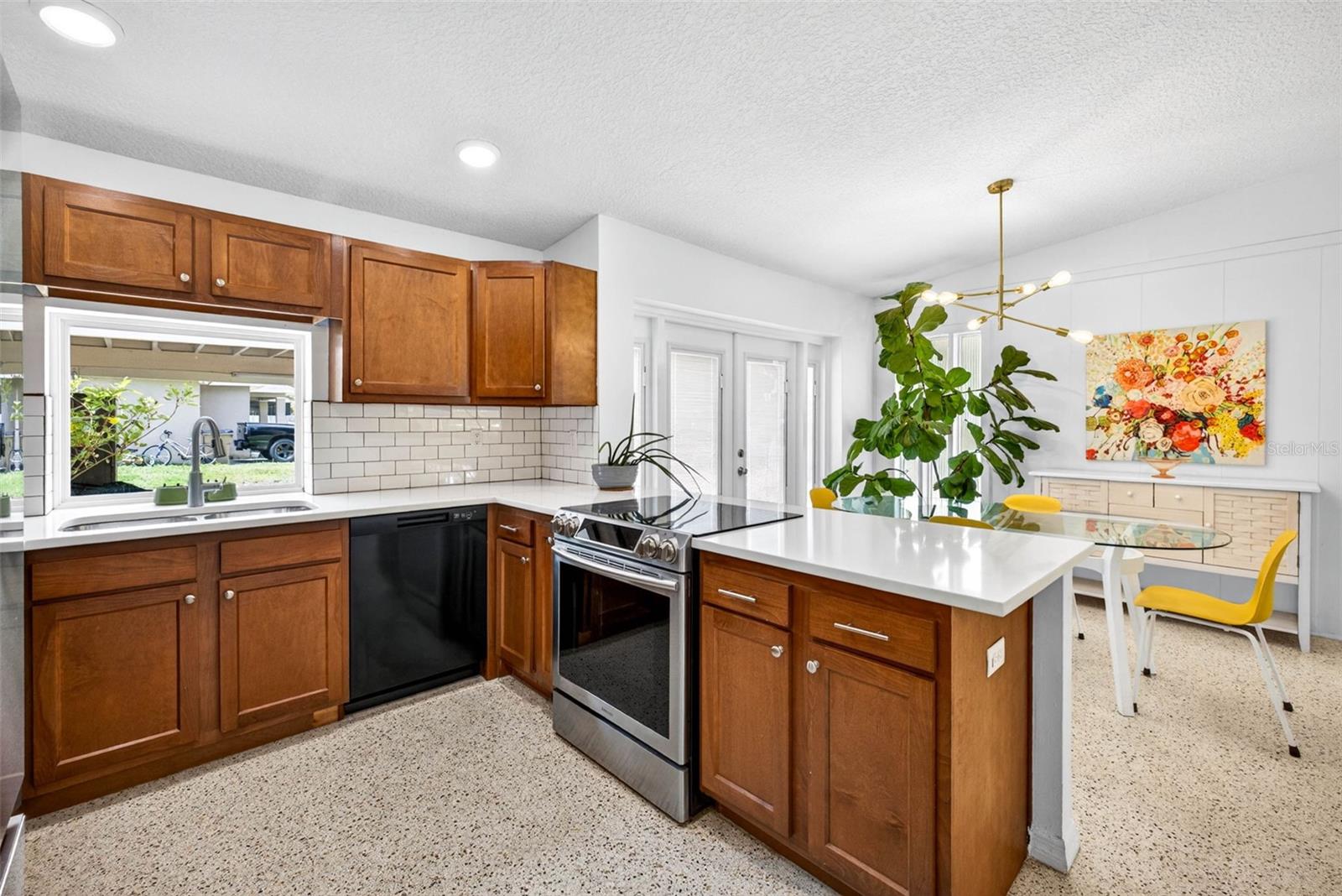 515 BROXBURN AVE, TEMPLE TERRACE, FL, 33617