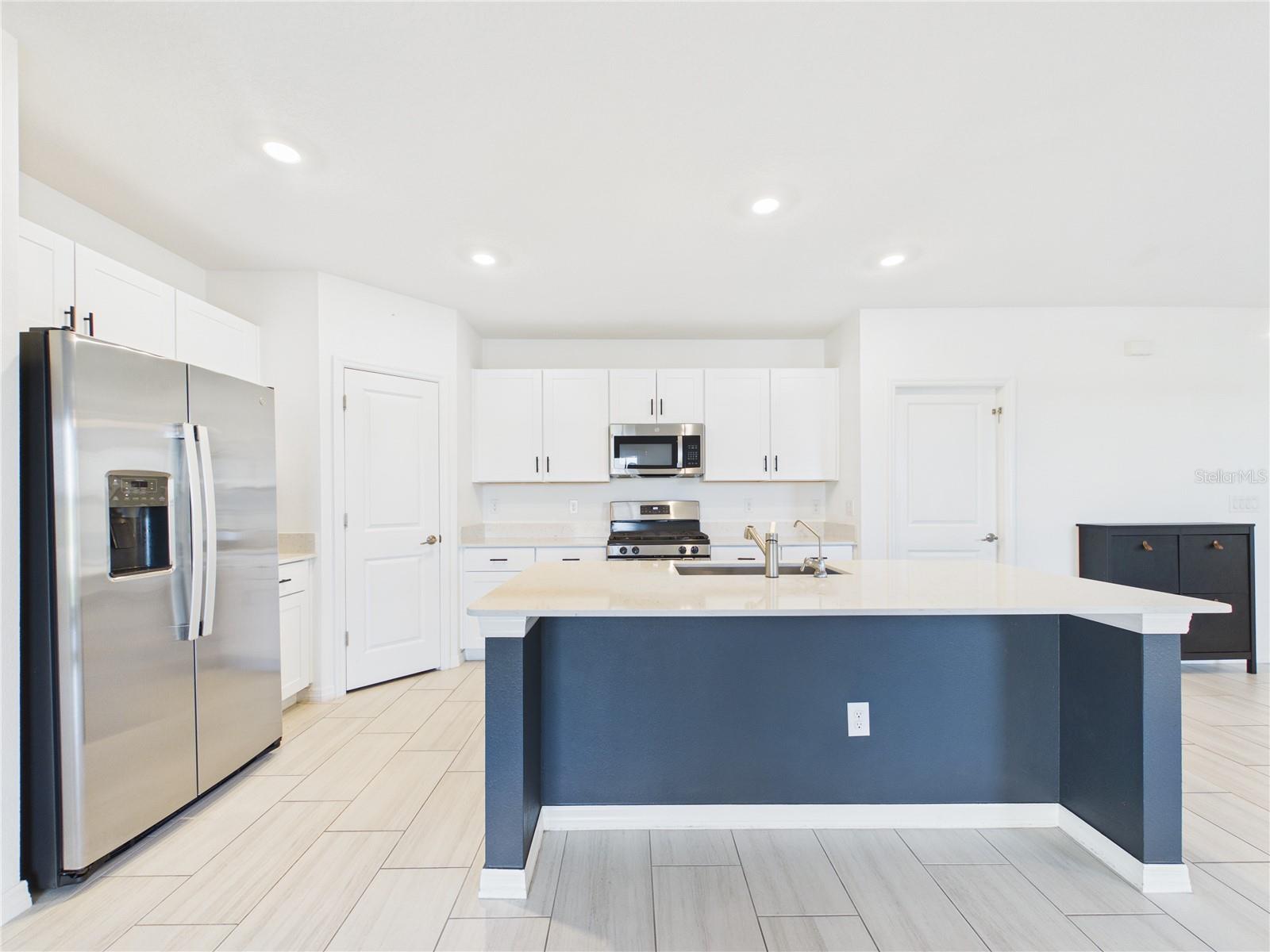 1874 LANIER RD, ZEPHYRHILLS, FL, 33541