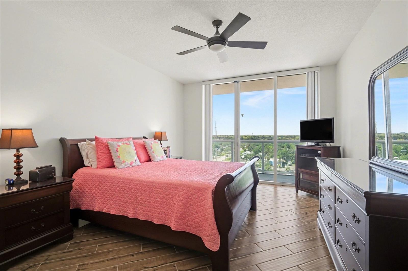 231 RIVERSIDE DR #1110, DAYTONA BEACH, FL, 32117