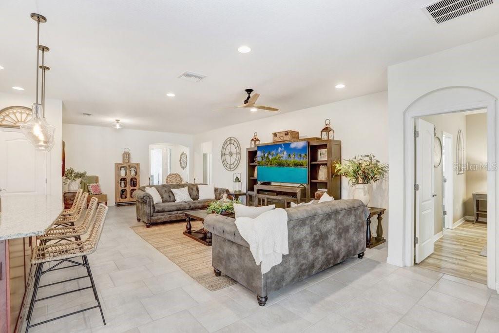 2807 ORIOLE DR, SARASOTA, FL, 34243