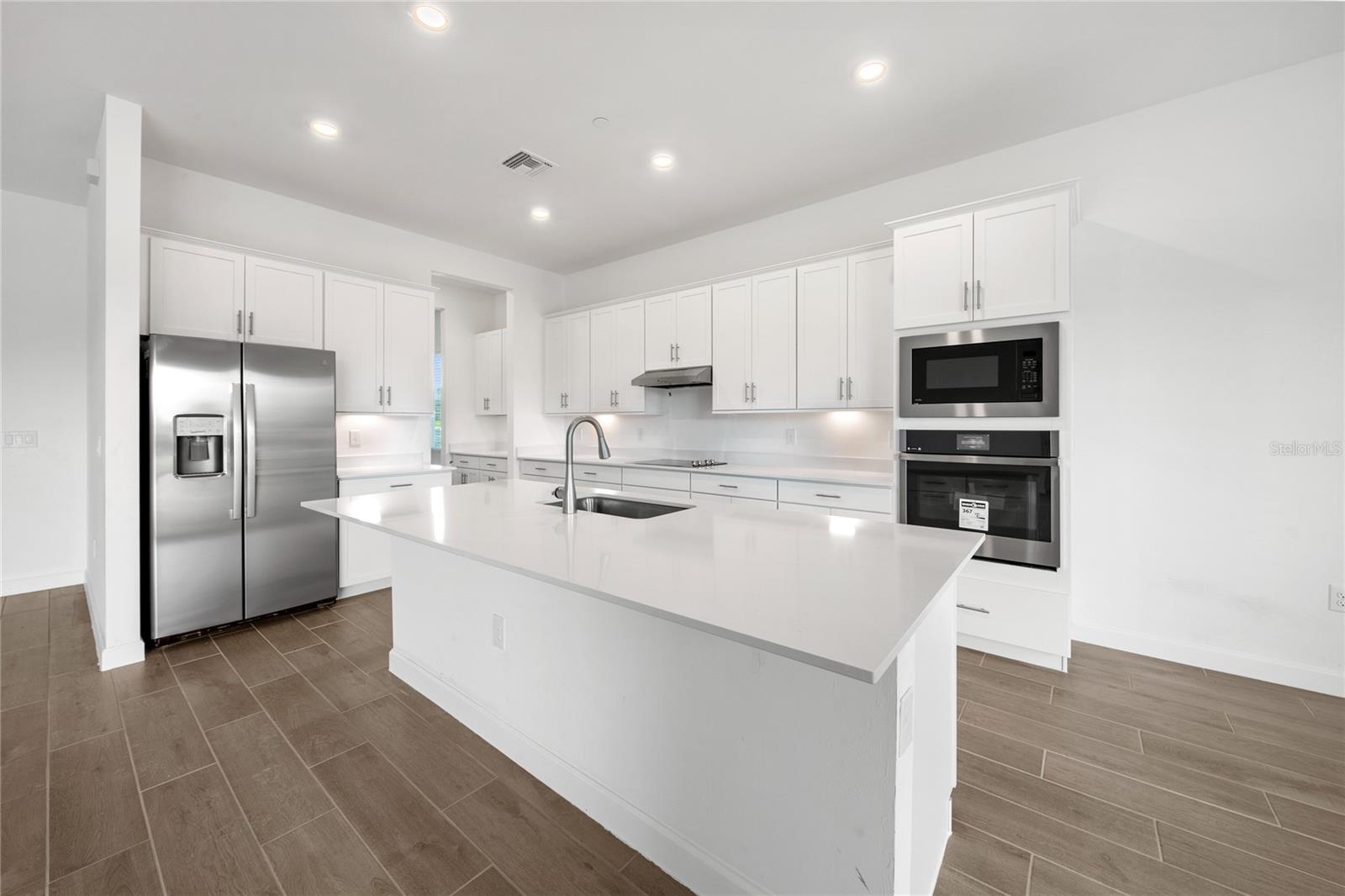 19227 SCALLOP LOOP, LAKEWOOD RANCH, FL, 34211