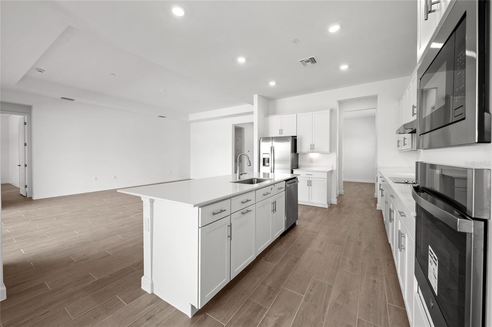 19227 SCALLOP LOOP, LAKEWOOD RANCH, FL, 34211