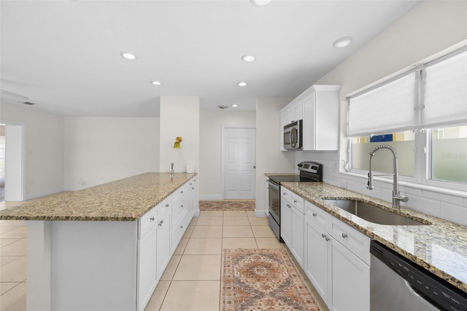 6916 ALDERWOOD DR, SARASOTA, FL, 34243