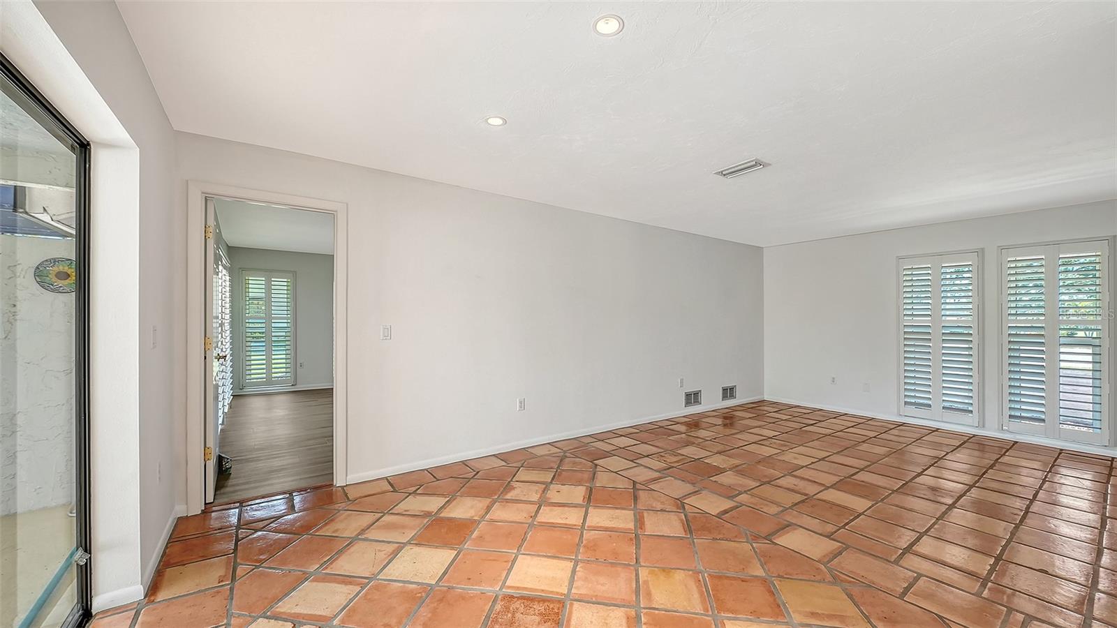 4865 GREYWOOD LN, SARASOTA, FL, 34235