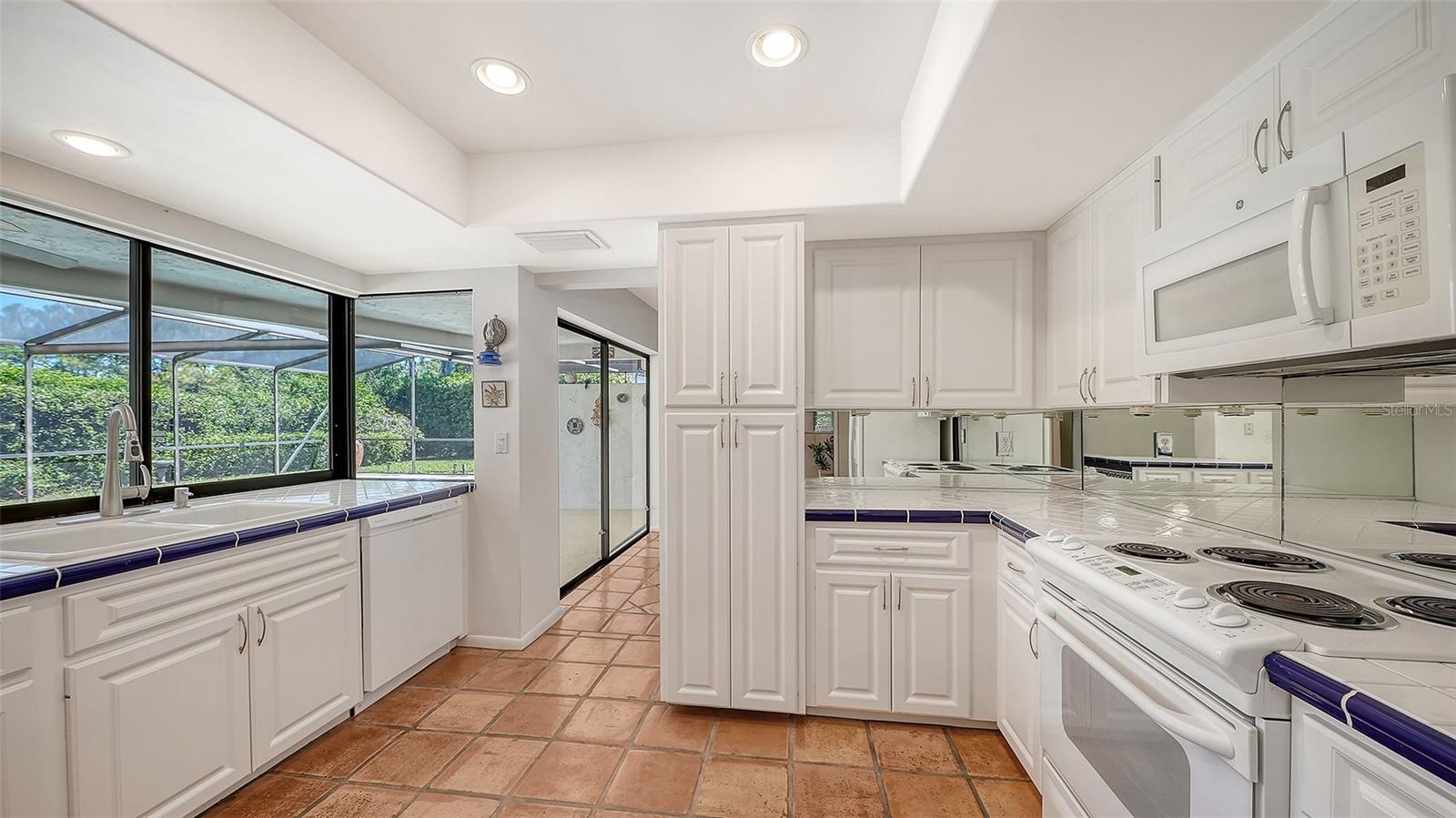 4865 GREYWOOD LN, SARASOTA, FL, 34235