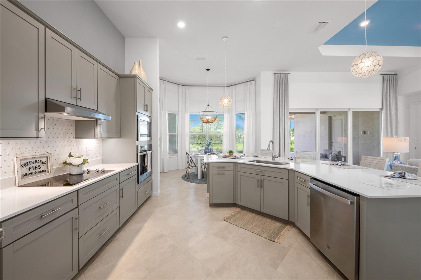 18911 CHERRYSTONE WAY, LAKEWOOD RANCH, FL, 34211