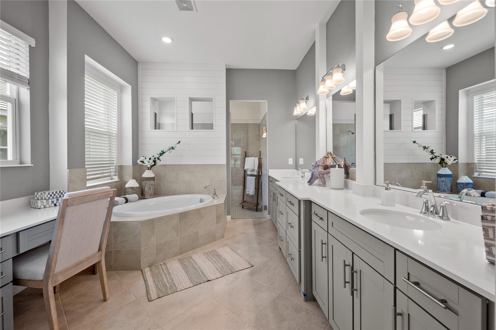 18911 CHERRYSTONE WAY, LAKEWOOD RANCH, FL, 34211