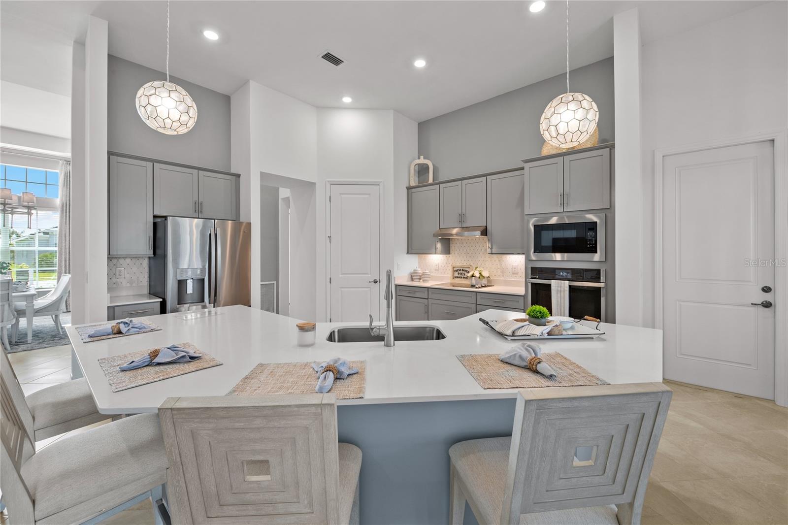 18911 CHERRYSTONE WAY, LAKEWOOD RANCH, FL, 34211