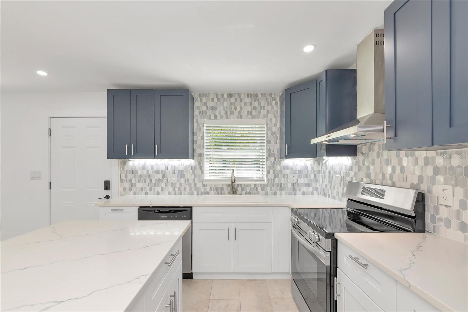 2506 41ST ST E, BRADENTON, FL, 34208