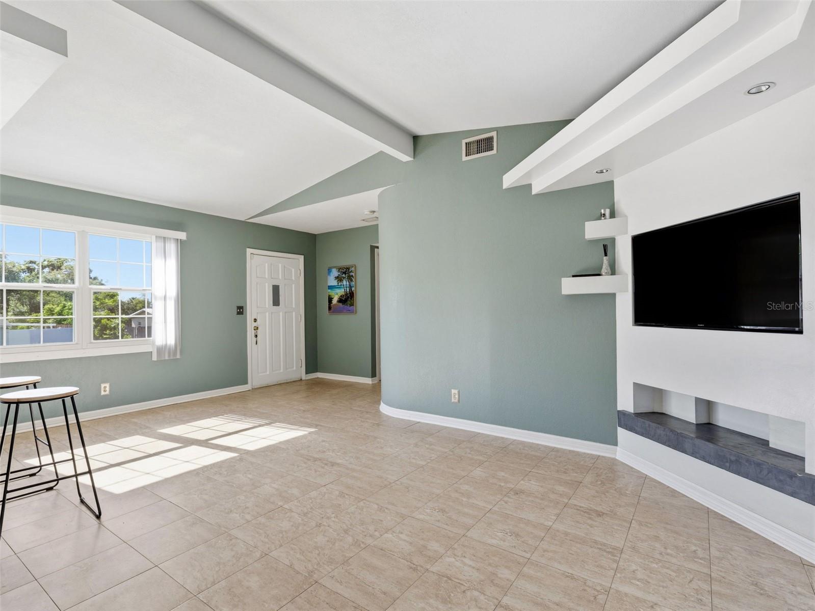 5209 LLOYD ST, SEFFNER, FL, 33584