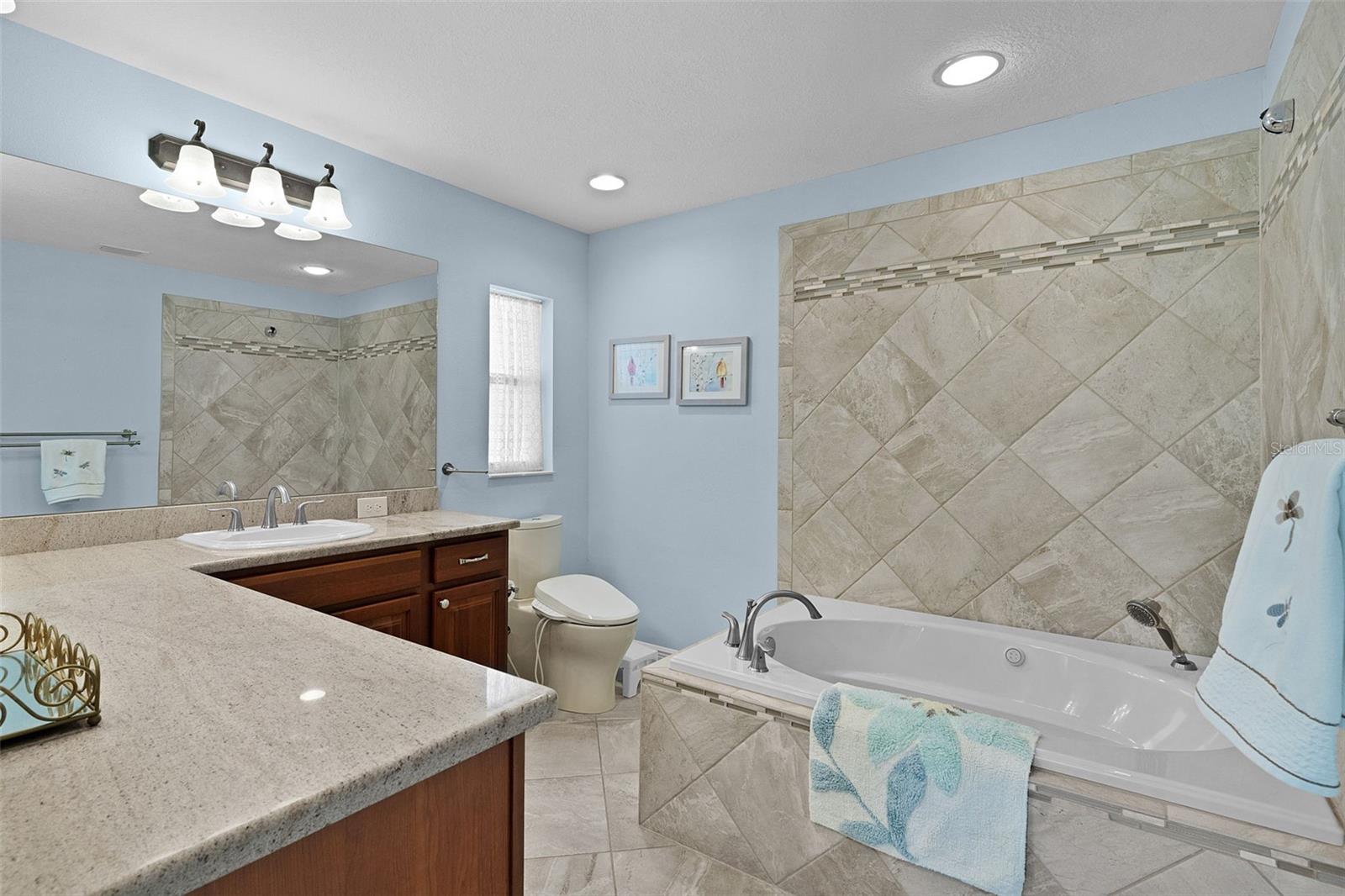 2406 GATSBY LN, THE VILLAGES, FL, 32162
