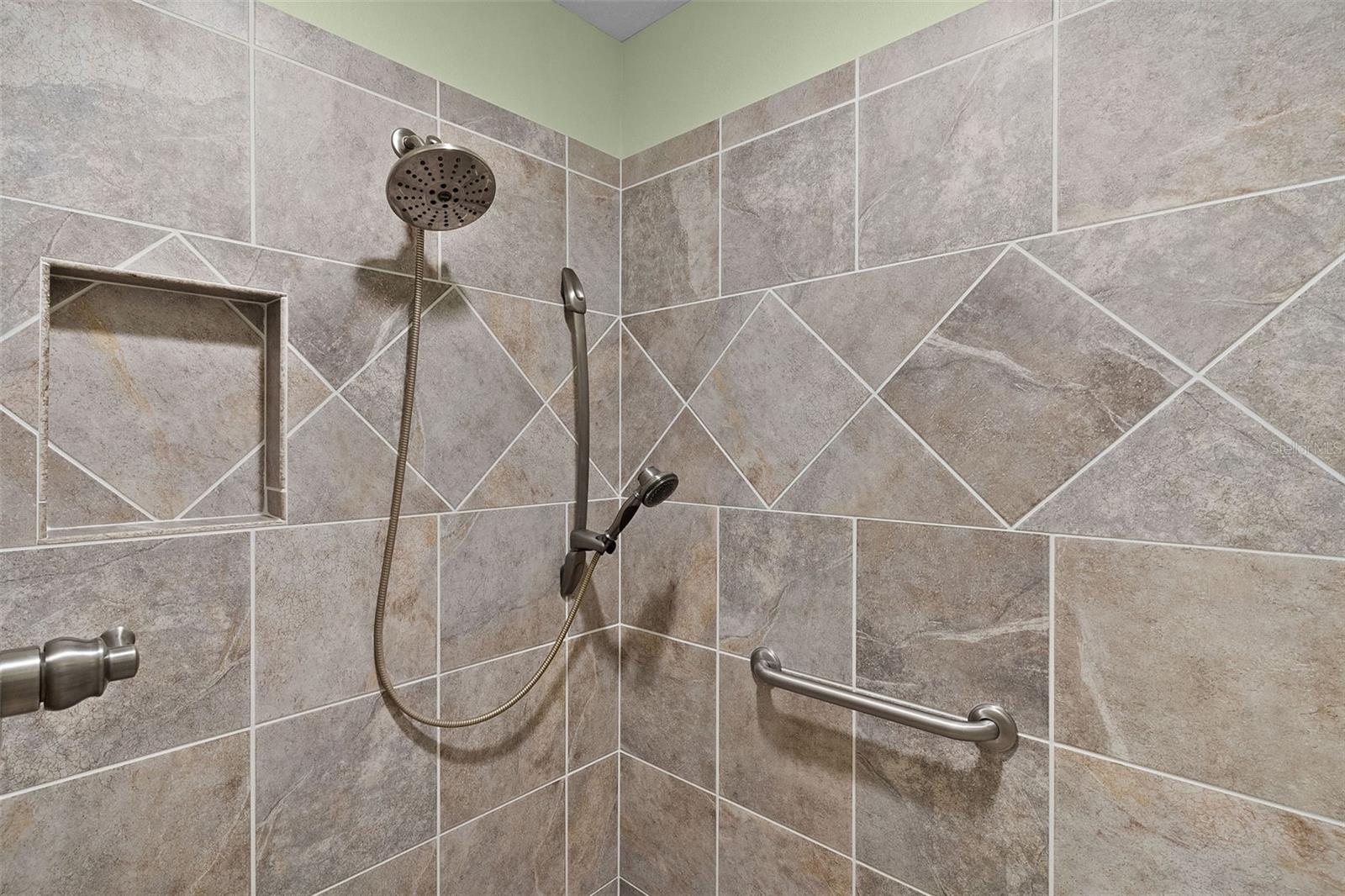 2406 GATSBY LN, THE VILLAGES, FL, 32162