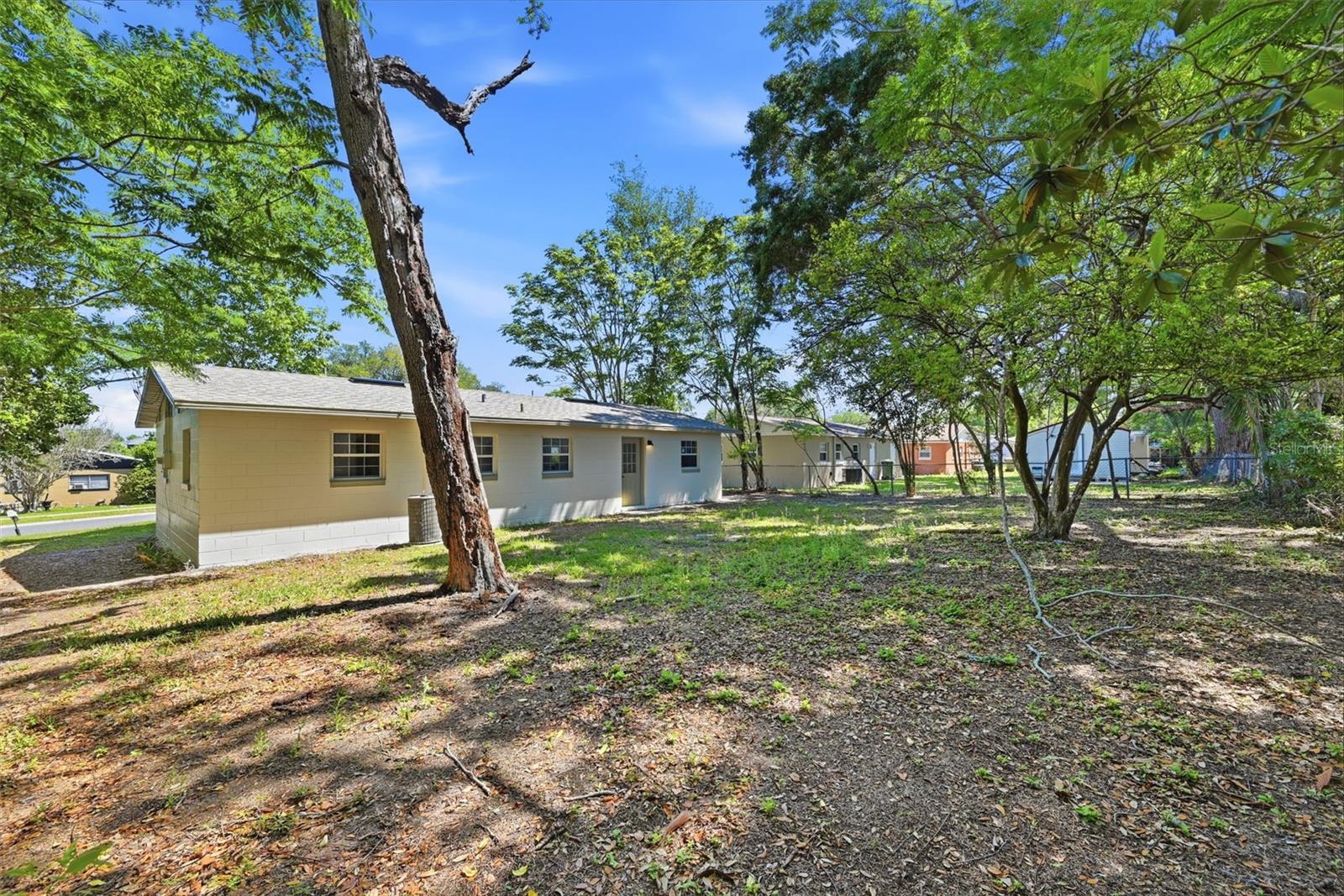 2115 WOODLAND BLVD, LEESBURG, FL, 34748