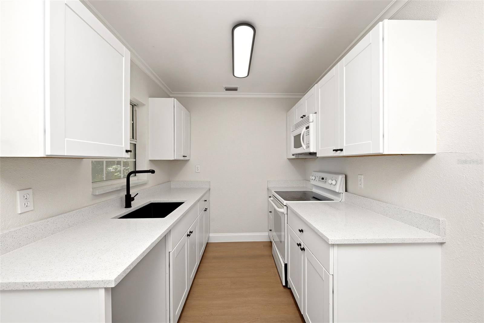 2115 WOODLAND BLVD, LEESBURG, FL, 34748