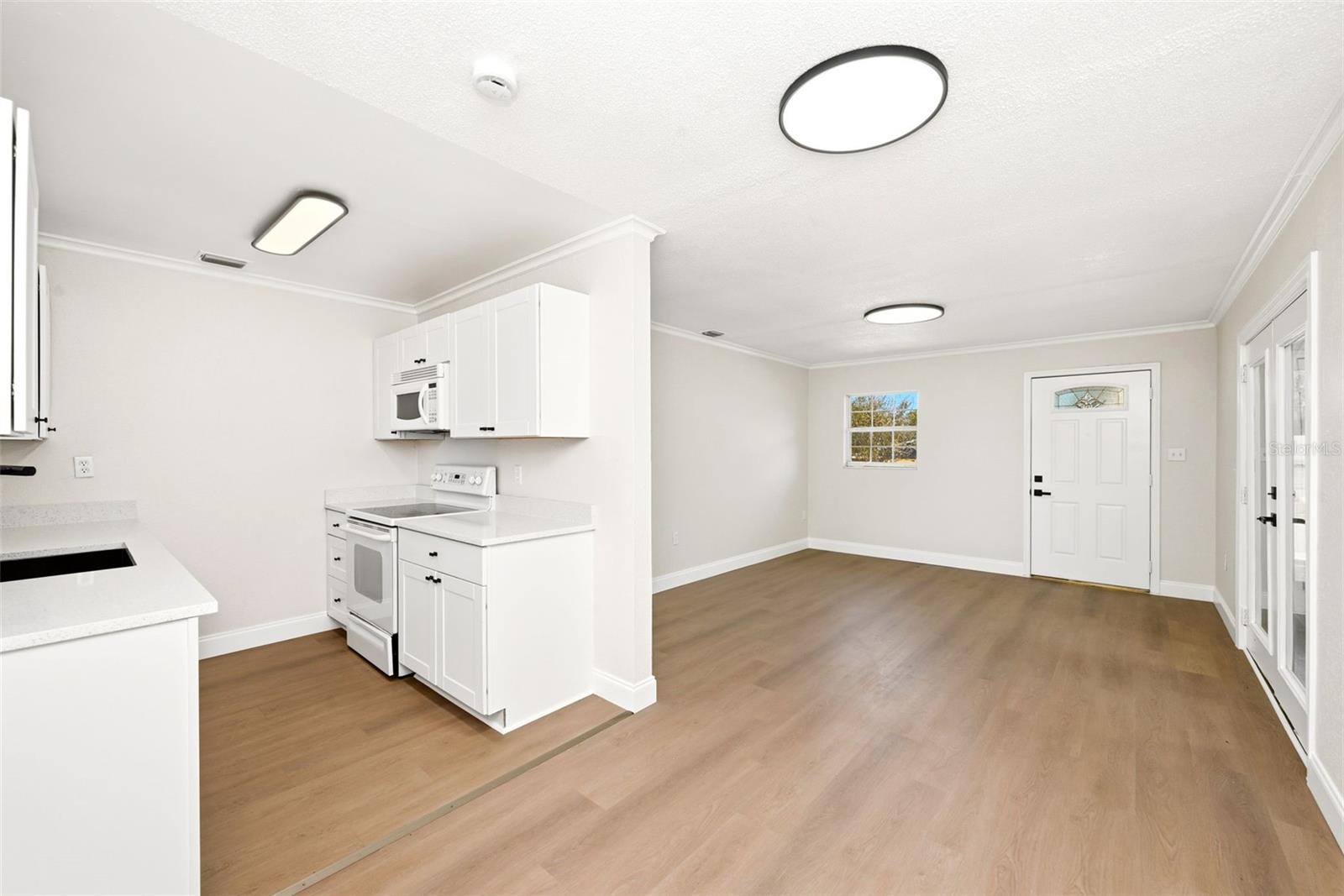 2115 WOODLAND BLVD, LEESBURG, FL, 34748