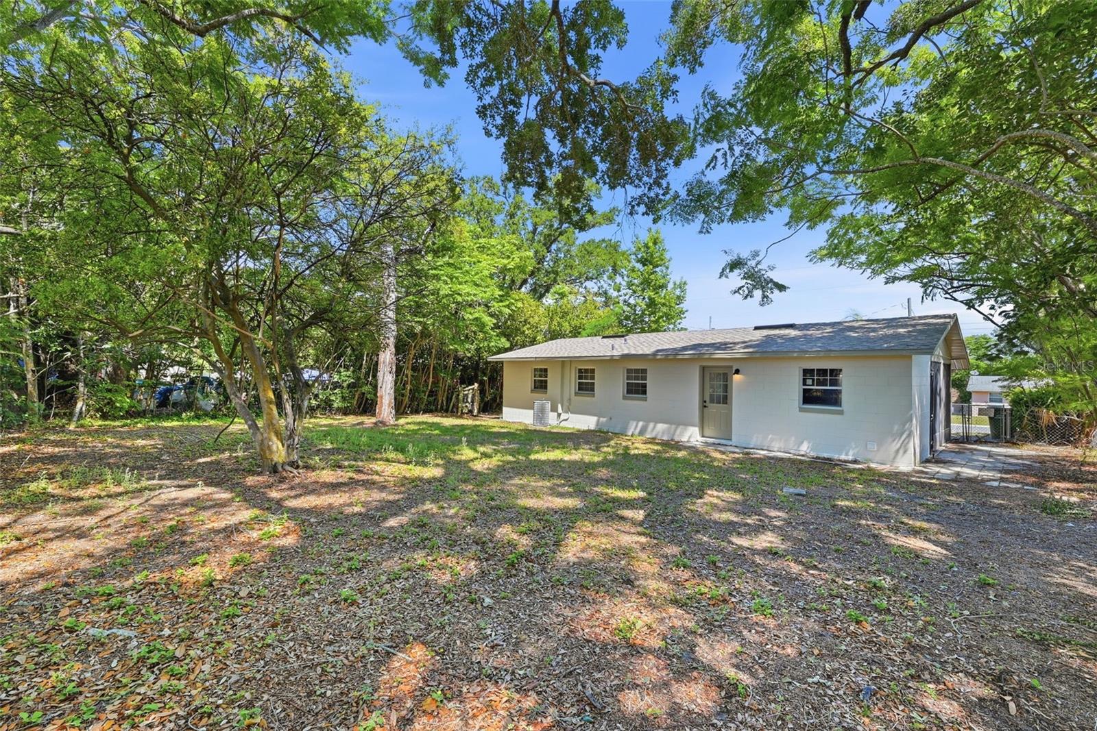 2115 WOODLAND BLVD, LEESBURG, FL, 34748