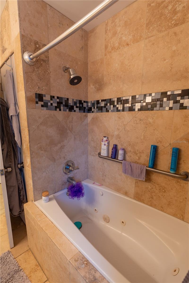 33 SOUTHWIND DR, BELLEAIR BLUFFS, FL, 33770