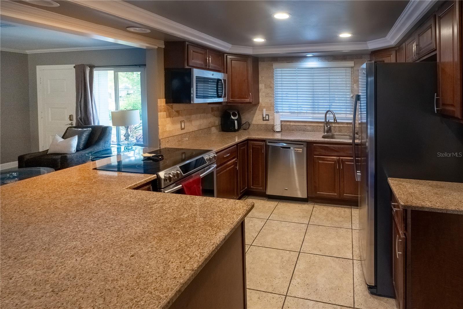 33 SOUTHWIND DR, BELLEAIR BLUFFS, FL, 33770