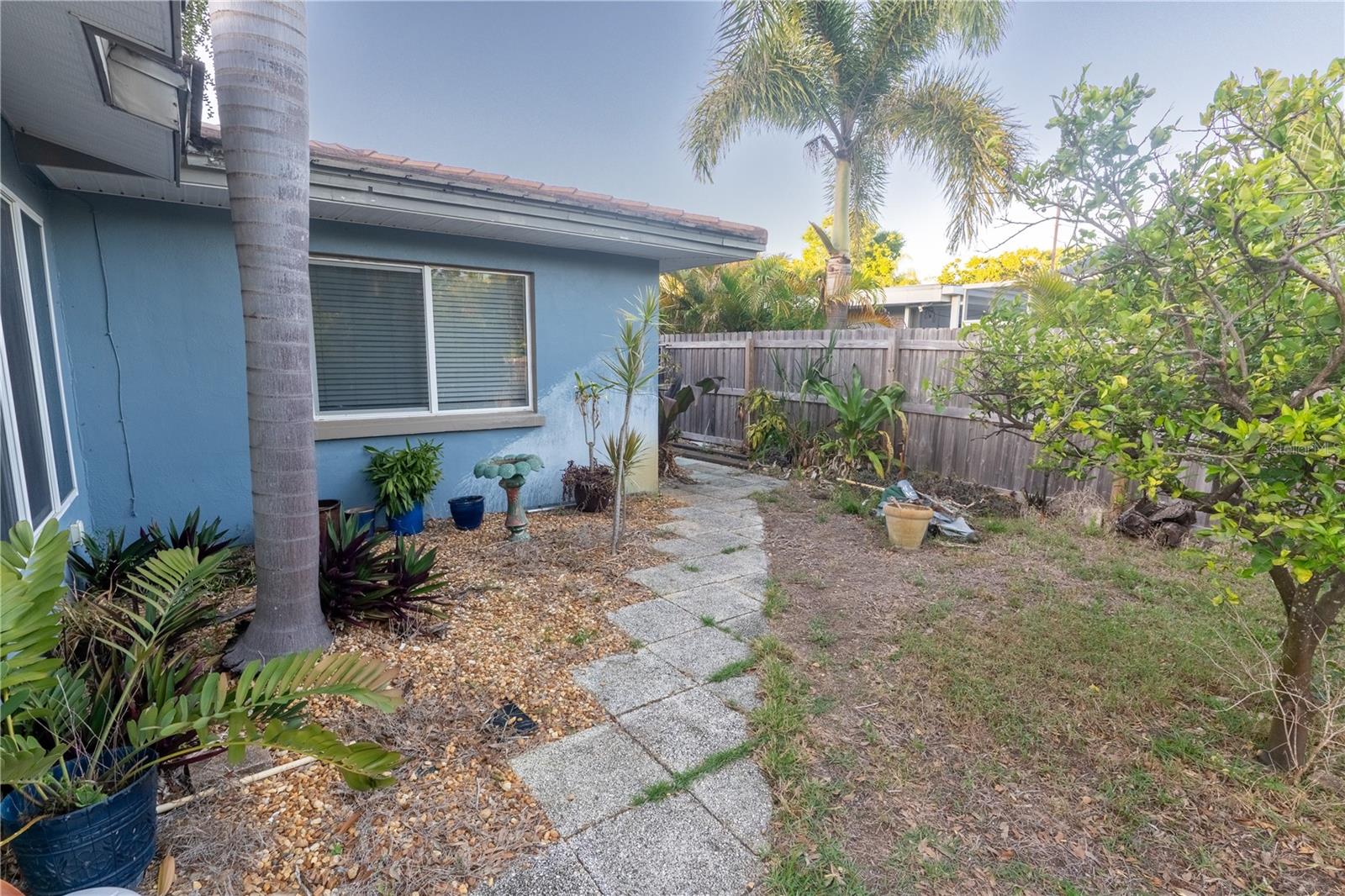 33 SOUTHWIND DR, BELLEAIR BLUFFS, FL, 33770