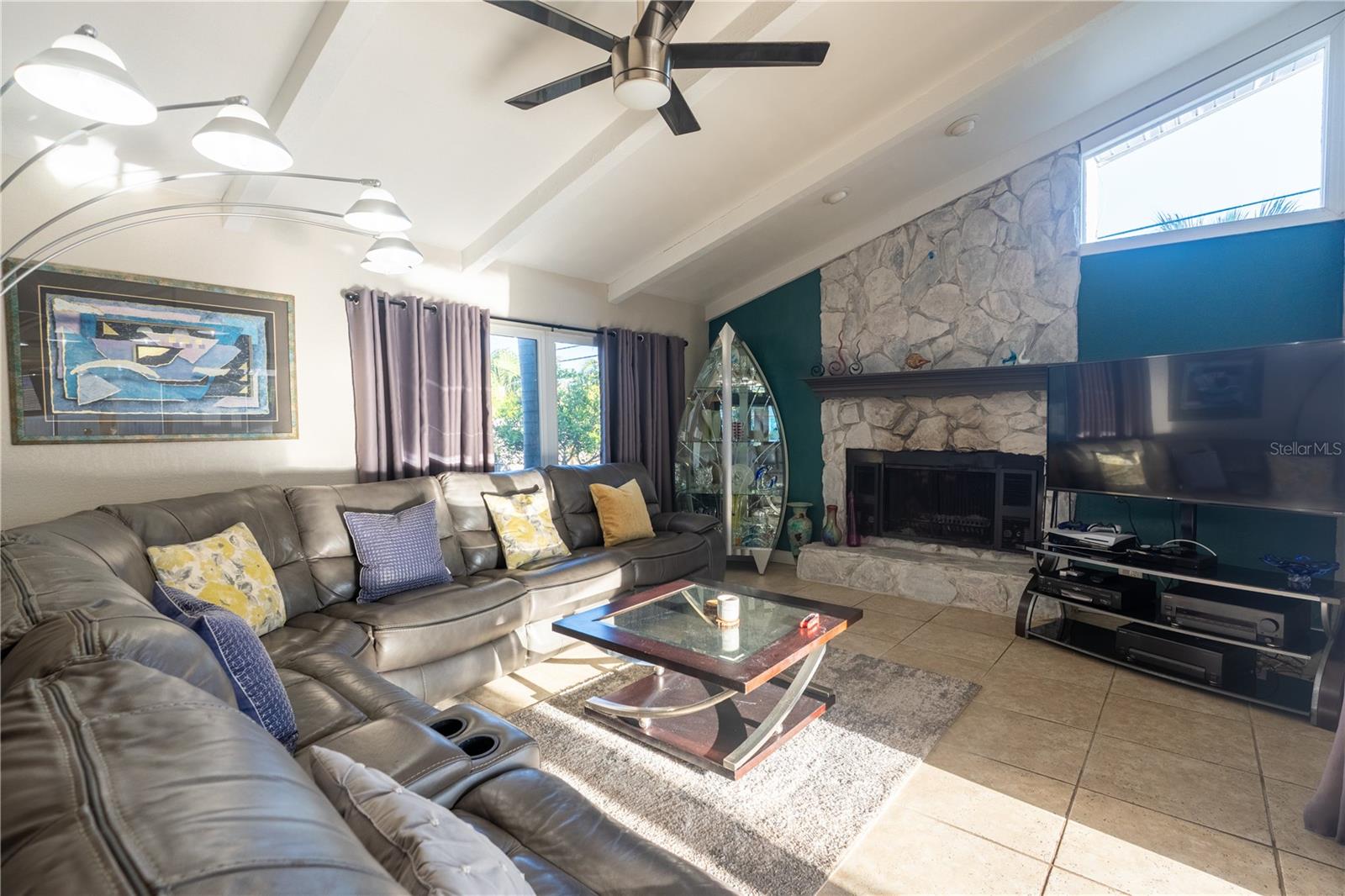 33 SOUTHWIND DR, BELLEAIR BLUFFS, FL, 33770