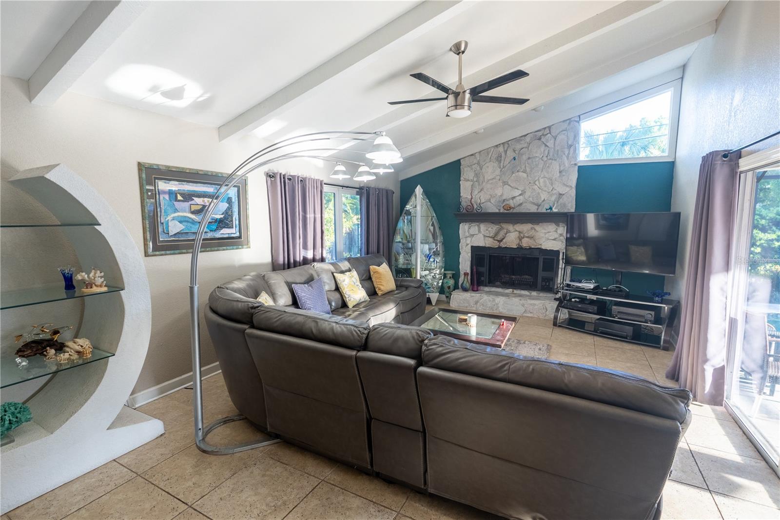 33 SOUTHWIND DR, BELLEAIR BLUFFS, FL, 33770