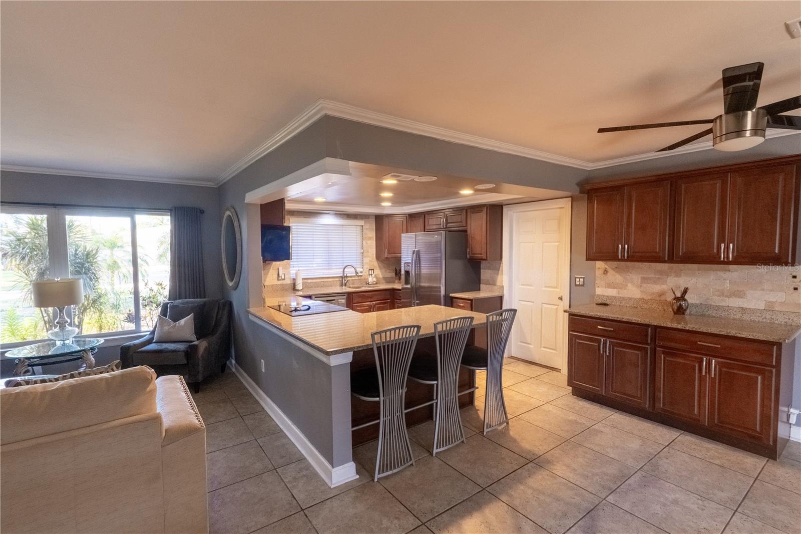 33 SOUTHWIND DR, BELLEAIR BLUFFS, FL, 33770