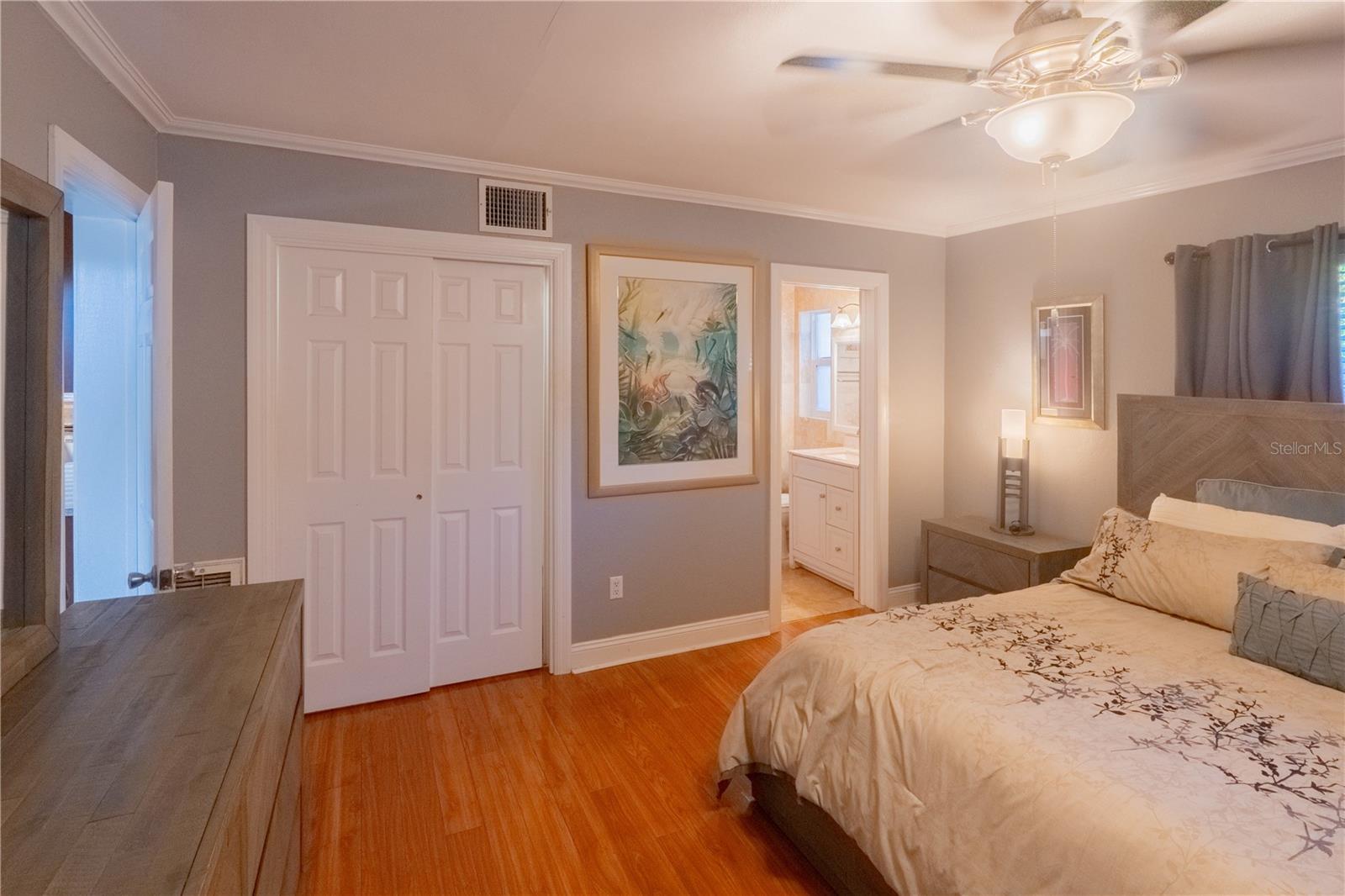 33 SOUTHWIND DR, BELLEAIR BLUFFS, FL, 33770