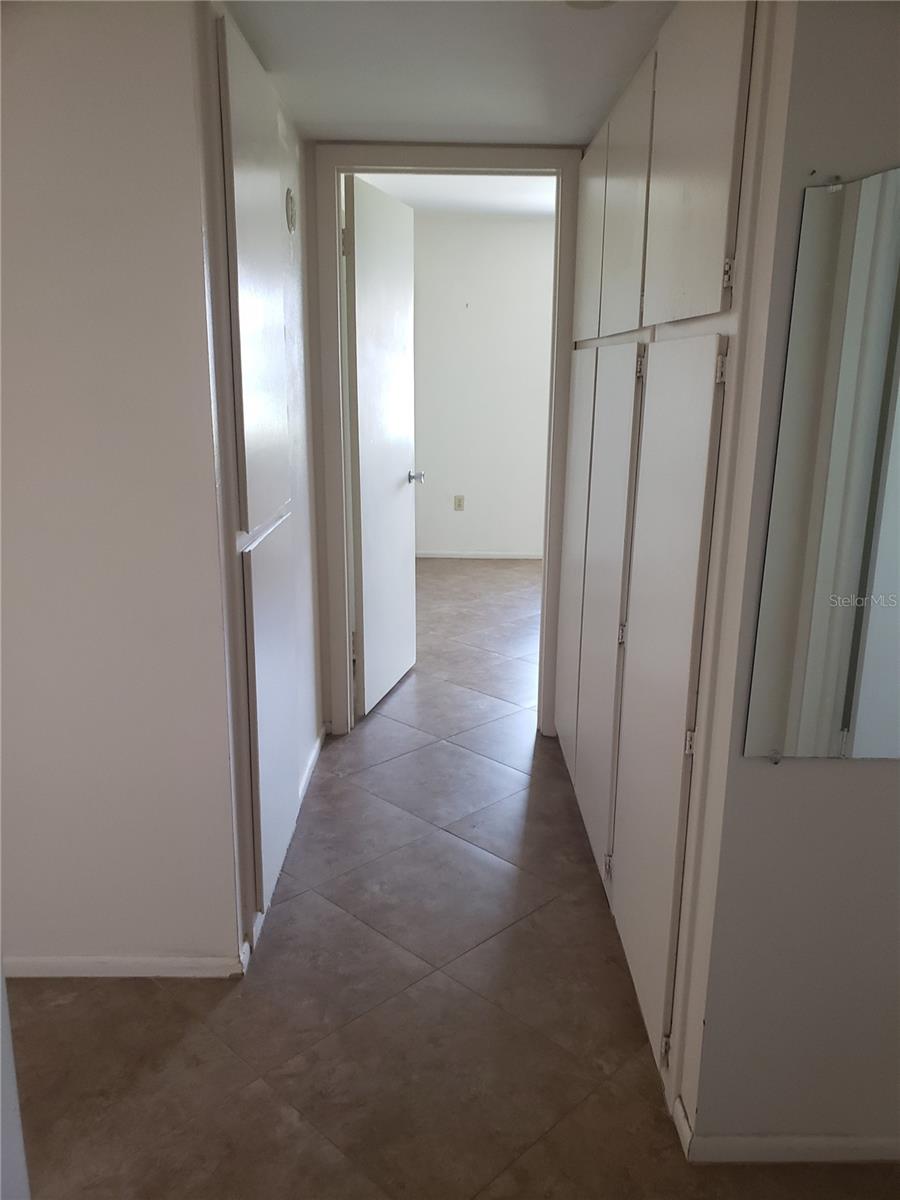 714 INDIAN WELLS AVE, SUN CITY CENTER, FL, 33573