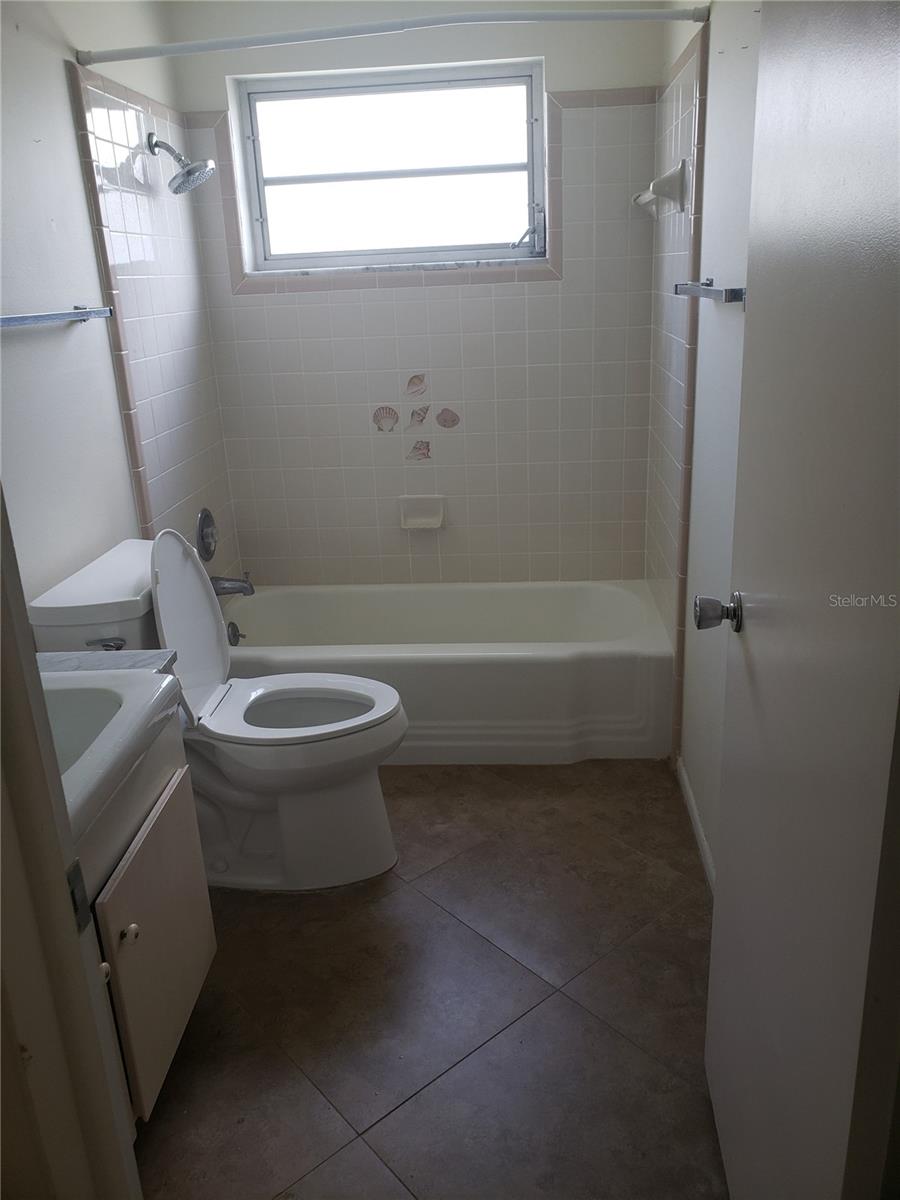 714 INDIAN WELLS AVE, SUN CITY CENTER, FL, 33573